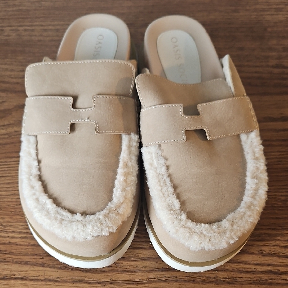 Like New Vici Biba Shepra-Lined Mules